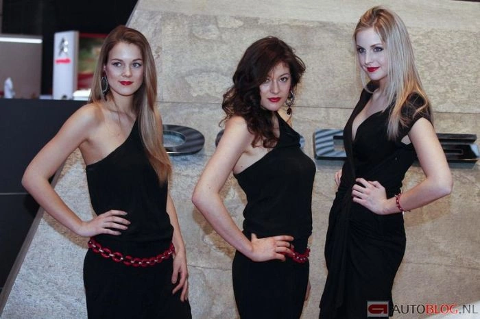 Велика підбірка дівчат з Женевського автосалону (130 фото) – фото 12