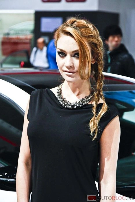 Велика підбірка дівчат з Женевського автосалону (130 фото) – фото 20