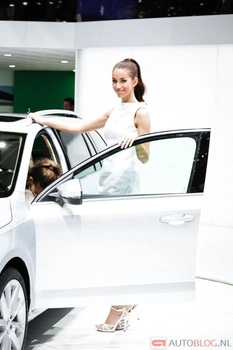 Велика підбірка дівчат з Женевського автосалону (130 фото) – фото 33