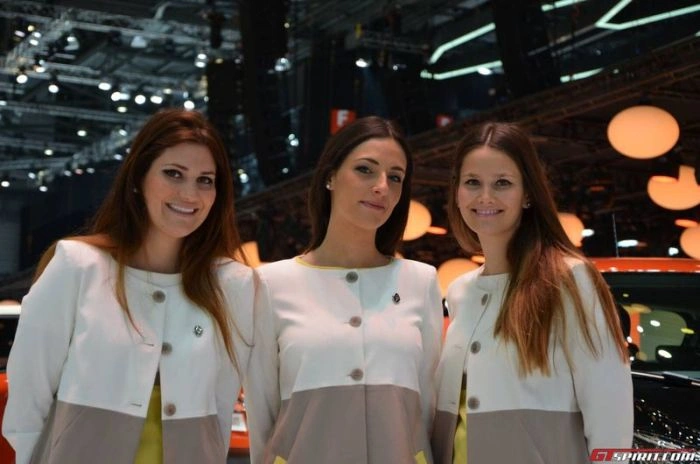 Дівчата Женевського автосалону (37 фото) – фото 13