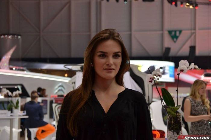 Дівчата Женевського автосалону (37 фото) – фото 22