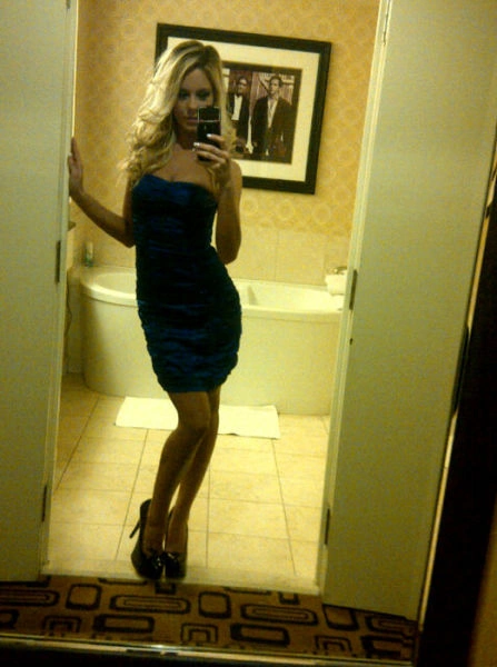 Дівчата фотографують себе у дзеркалі (52 фото) – фото 15