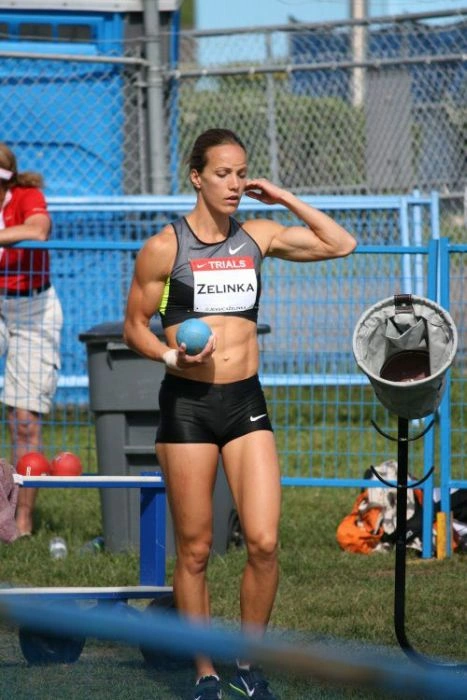 Спортивні дівчата з кубиками на животі (45 фото) – фото 44