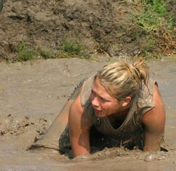 Дівчата в бруді (35 фото) – фото 4