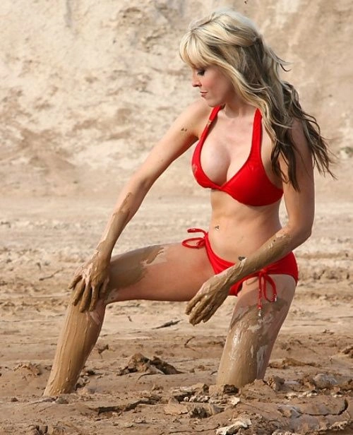 Дівчата в бруді (35 фото) – фото 21