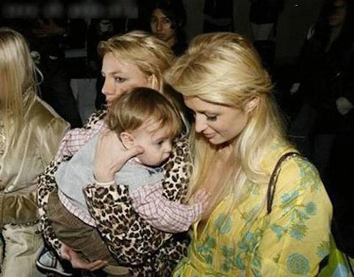 Малюки люблять миленьких дівчаток (25 фото) – фото 14