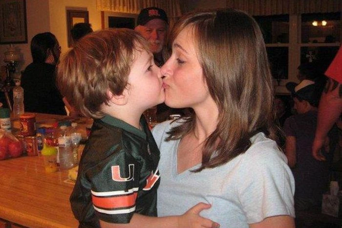 Малюки люблять миленьких дівчаток (25 фото) – фото 22