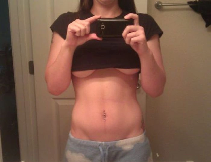 Дівчата, які не люблять носити бюстгальтери (38 фото) – фото 9