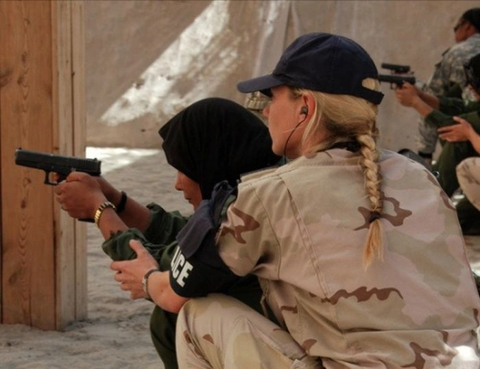 Дами в військовій формі (44 фото) – фото 3