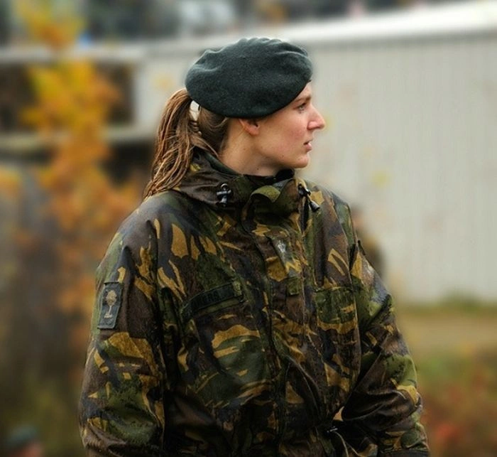 Дами в військовій формі (44 фото) – фото 5