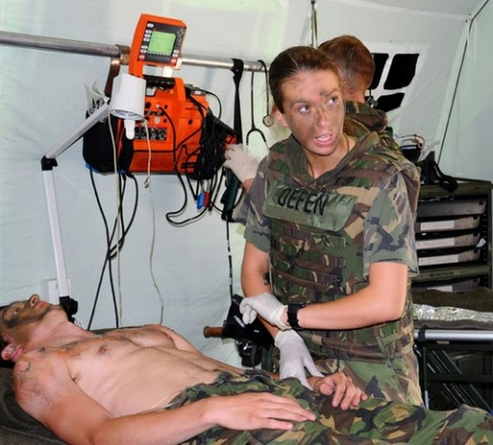 Дами в військовій формі (44 фото) – фото 7