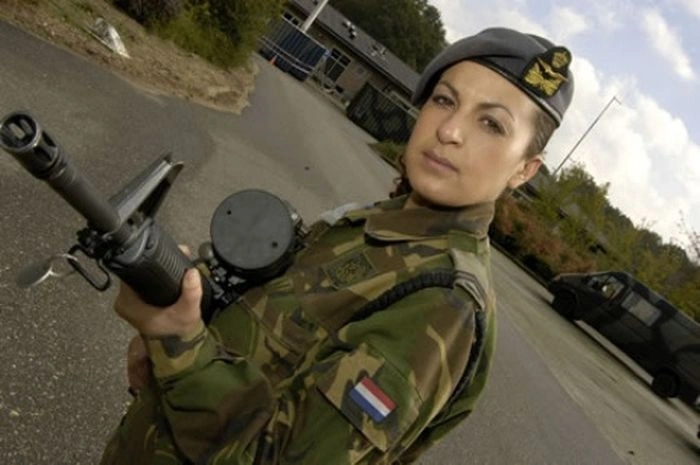 Дами в військовій формі (44 фото) – фото 9