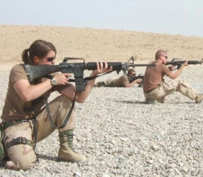 Дами в військовій формі (44 фото) – фото 19