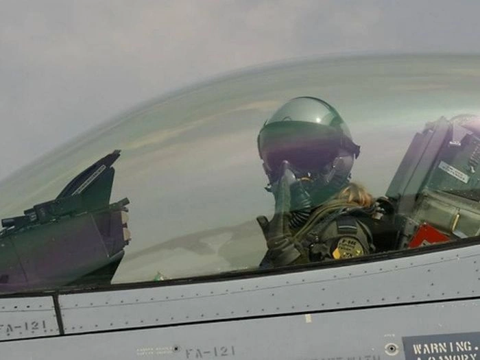 Дами в військовій формі (44 фото) – фото 21