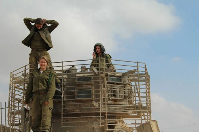 Дами в військовій формі (44 фото) – фото 24