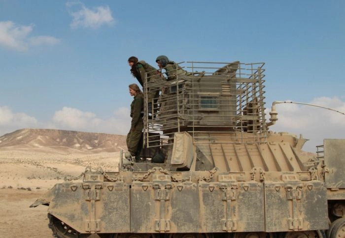 Дами в військовій формі (44 фото) – фото 27