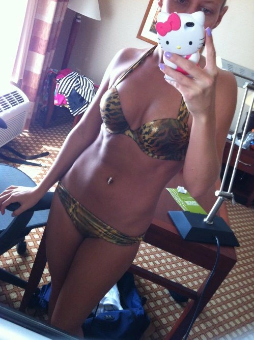 Гарні дівчата перед дзеркалом (45 фото) – фото 22