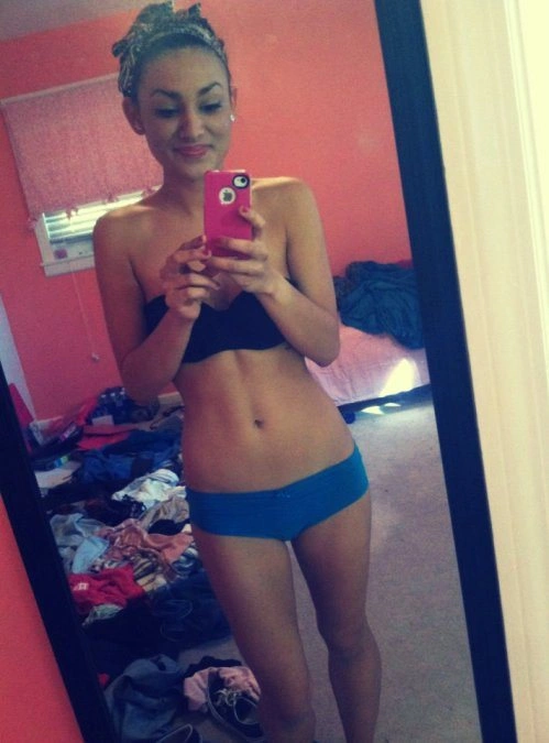 Гарні дівчата перед дзеркалом (45 фото) – фото 23