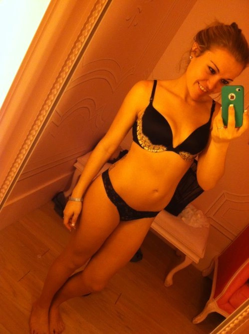 Гарні дівчата перед дзеркалом (45 фото) – фото 27