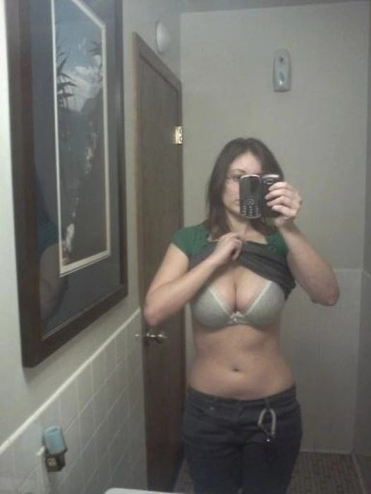 Привабливі дівчата з вражаючими розмірами грудей (45 фото) – фото 11