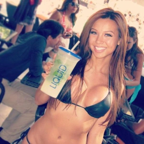 Привабливі дівчата з вражаючими розмірами грудей (45 фото) – фото 13