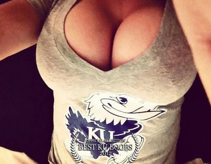 Дівчата фотографують свою грудь (27 фото) – фото 1