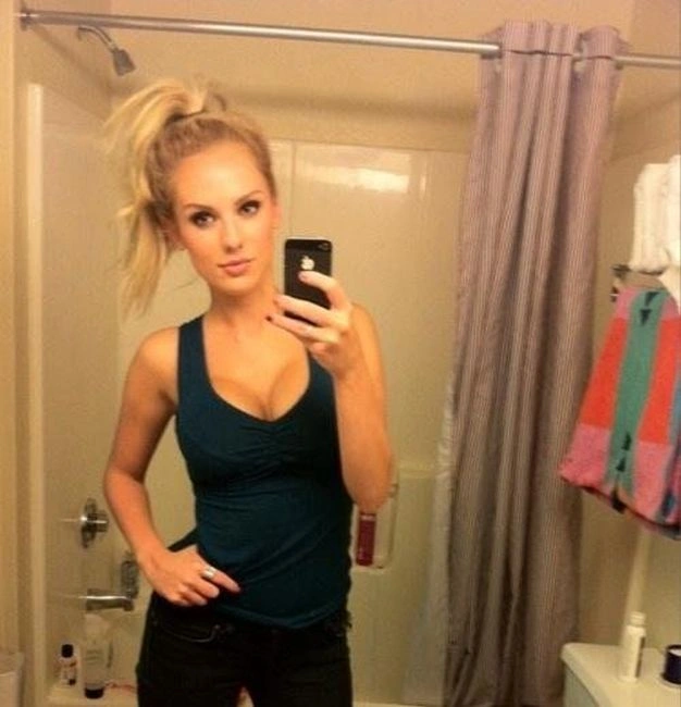 Привабливі дівчата з великим бюстом (45 фото) – фото 14