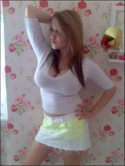 Привабливі дівчата з великим бюстом (45 фото) – фото 15