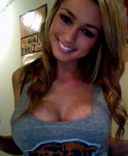 Привабливі дівчата з великим бюстом (45 фото) – фото 37