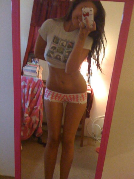 Дівчата перед дзеркалом. Частина 4 (60 фото) – фото 7