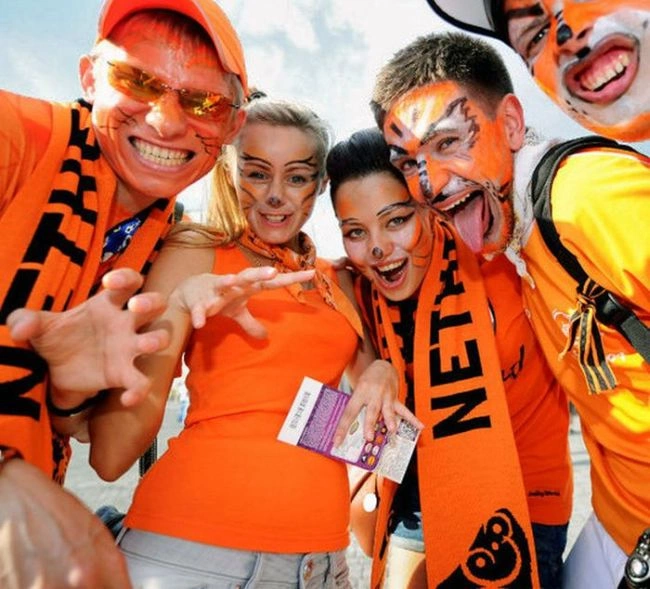 Вболівальниці з чемпіонатів Євро 2008-2012 (80 фото) – фото 14