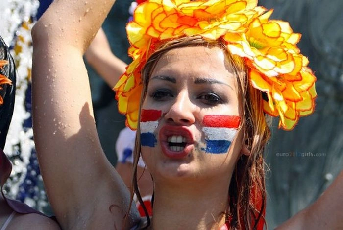 Вболівальниці з чемпіонатів Євро 2008-2012 (80 фото) – фото 25
