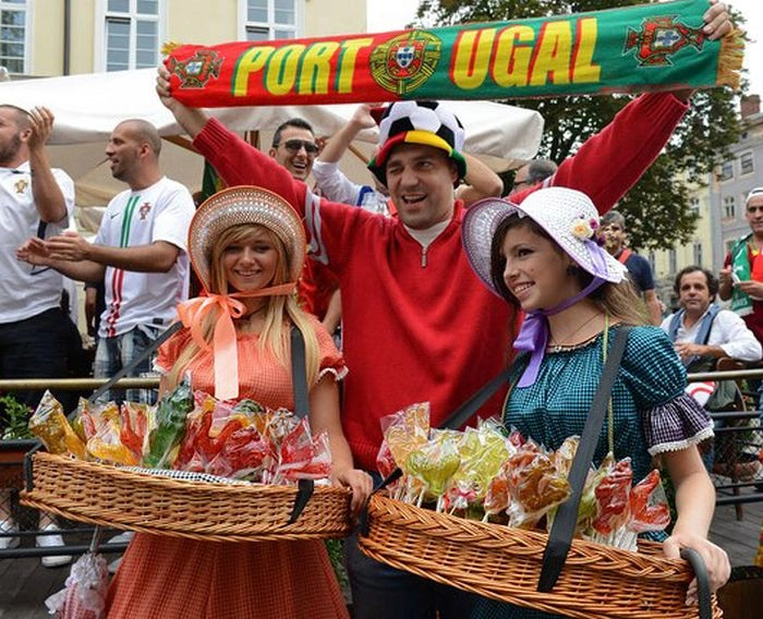 Вболівальниці з чемпіонатів Євро 2008-2012 (80 фото) – фото 39