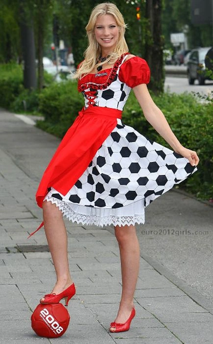 Вболівальниці з чемпіонатів Євро 2008-2012 (80 фото) – фото 68