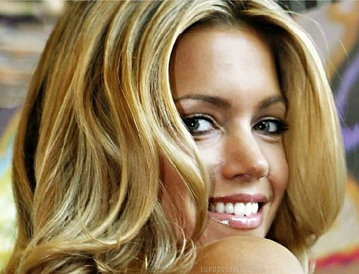 Вболівальниці з чемпіонатів Євро 2008-2012 (80 фото) – фото 76