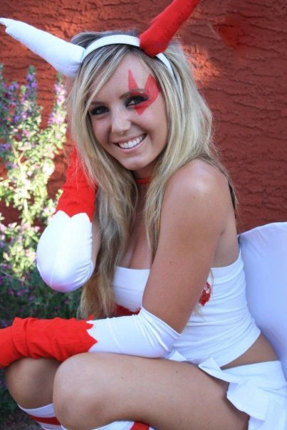 Дівчина-покемон (29 фото) – фото 6