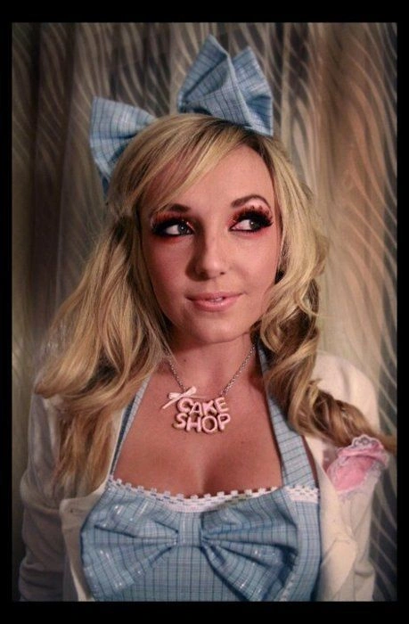 Дівчина-покемон (29 фото) – фото 11