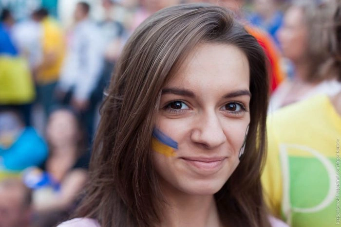 Вболівальниці на матчі Україна-Швеція (30 фото) – фото 8