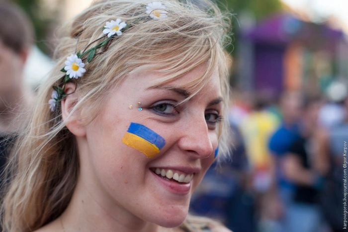 Вболівальниці на матчі Україна-Швеція (30 фото) – фото 11