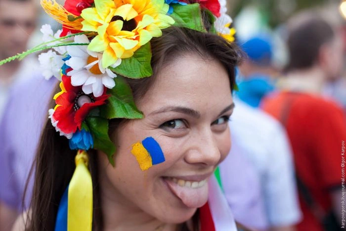 Вболівальниці на матчі Україна-Швеція (30 фото) – фото 12