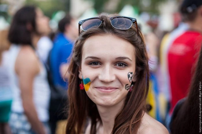 Вболівальниці на матчі Україна-Швеція (30 фото) – фото 17