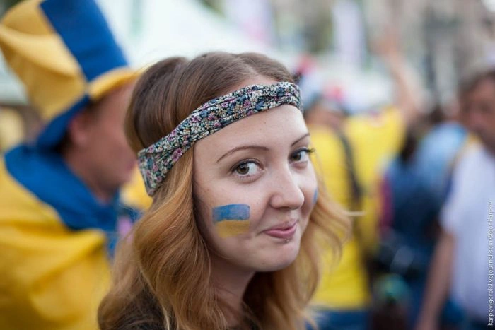 Вболівальниці на матчі Україна-Швеція (30 фото) – фото 18