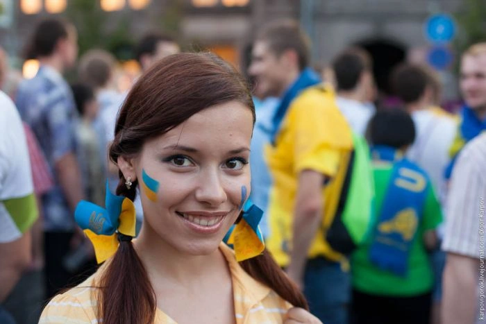 Вболівальниці на матчі Україна-Швеція (30 фото) – фото 24