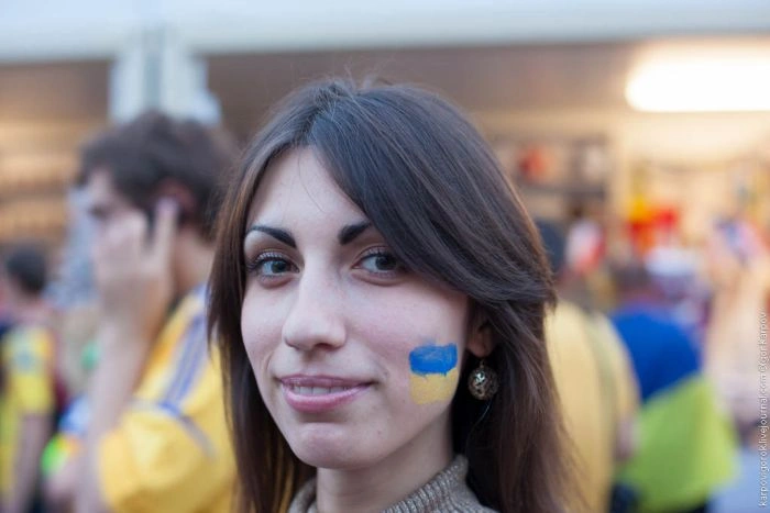 Вболівальниці на матчі Україна-Швеція (30 фото) – фото 26