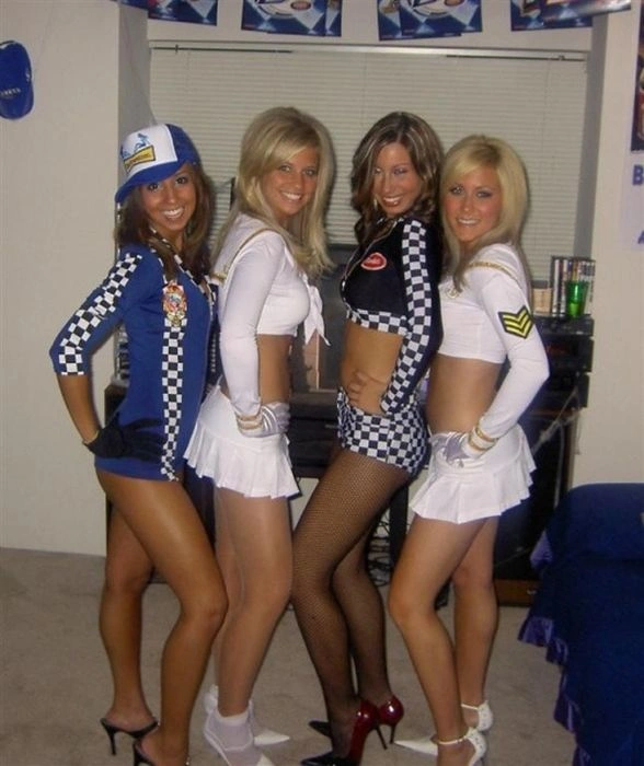 Милі дівчата святкують Хелловін (159 фото)