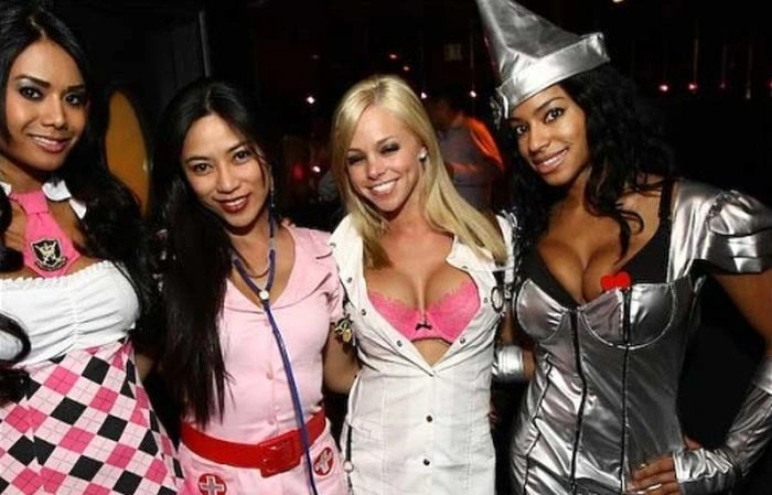 Милі дівчата святкують Хелловін (159 фото) – фото 34