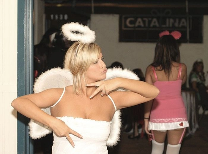 Милі дівчата святкують Хелловін (159 фото) – фото 75