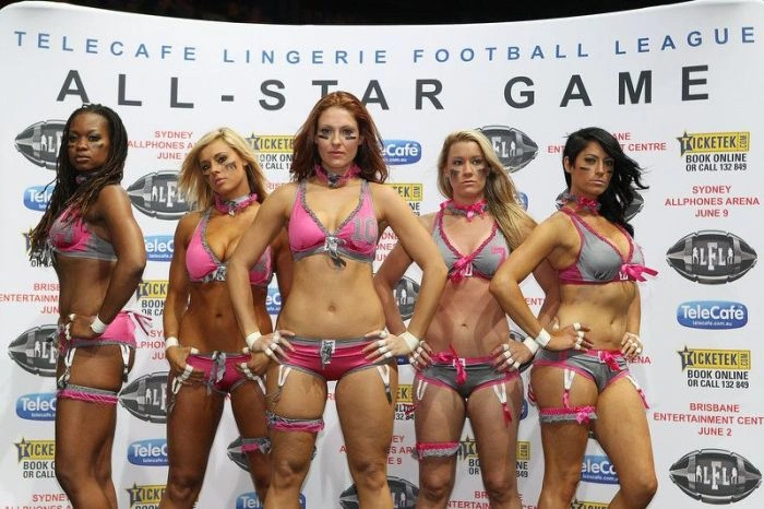 Дівчата з американської футбольної ліги Lingerie Football League (18 фото) – фото 15