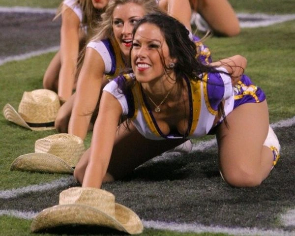 Худі дівчата з групи підтримки (90 фото) – фото 3