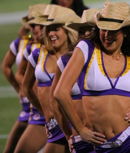 Худі дівчата з групи підтримки (90 фото) – фото 15